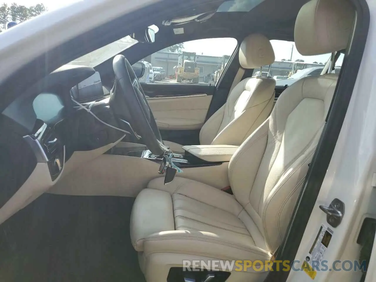 7 Photograph of a damaged car WBAJE5C53KWW20459 BMW 5 SERIES 2019