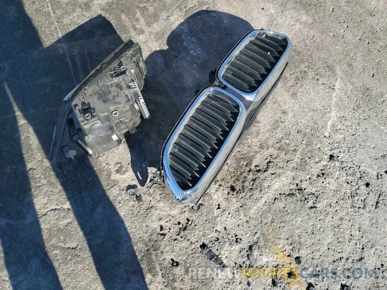 12 Photograph of a damaged car WBAJE5C53KWW32613 BMW 5 SERIES 2019