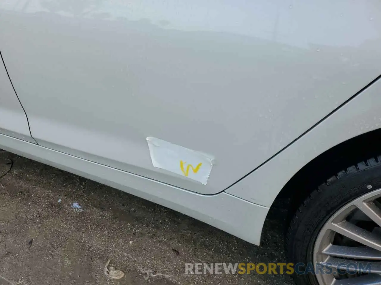 12 Photograph of a damaged car WBAJE5C53KWW34362 BMW 5 SERIES 2019