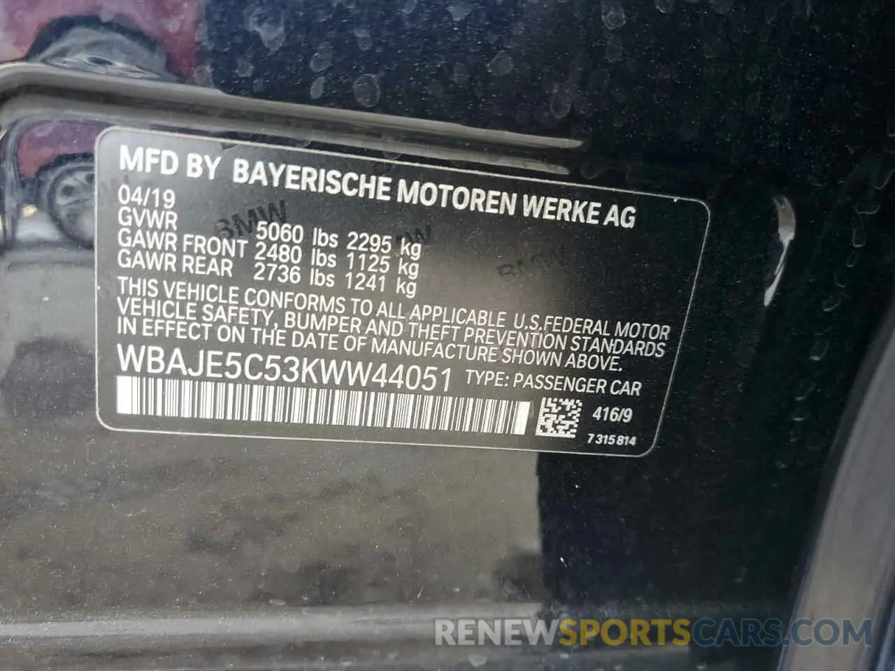 12 Photograph of a damaged car WBAJE5C53KWW44051 BMW 5 SERIES 2019