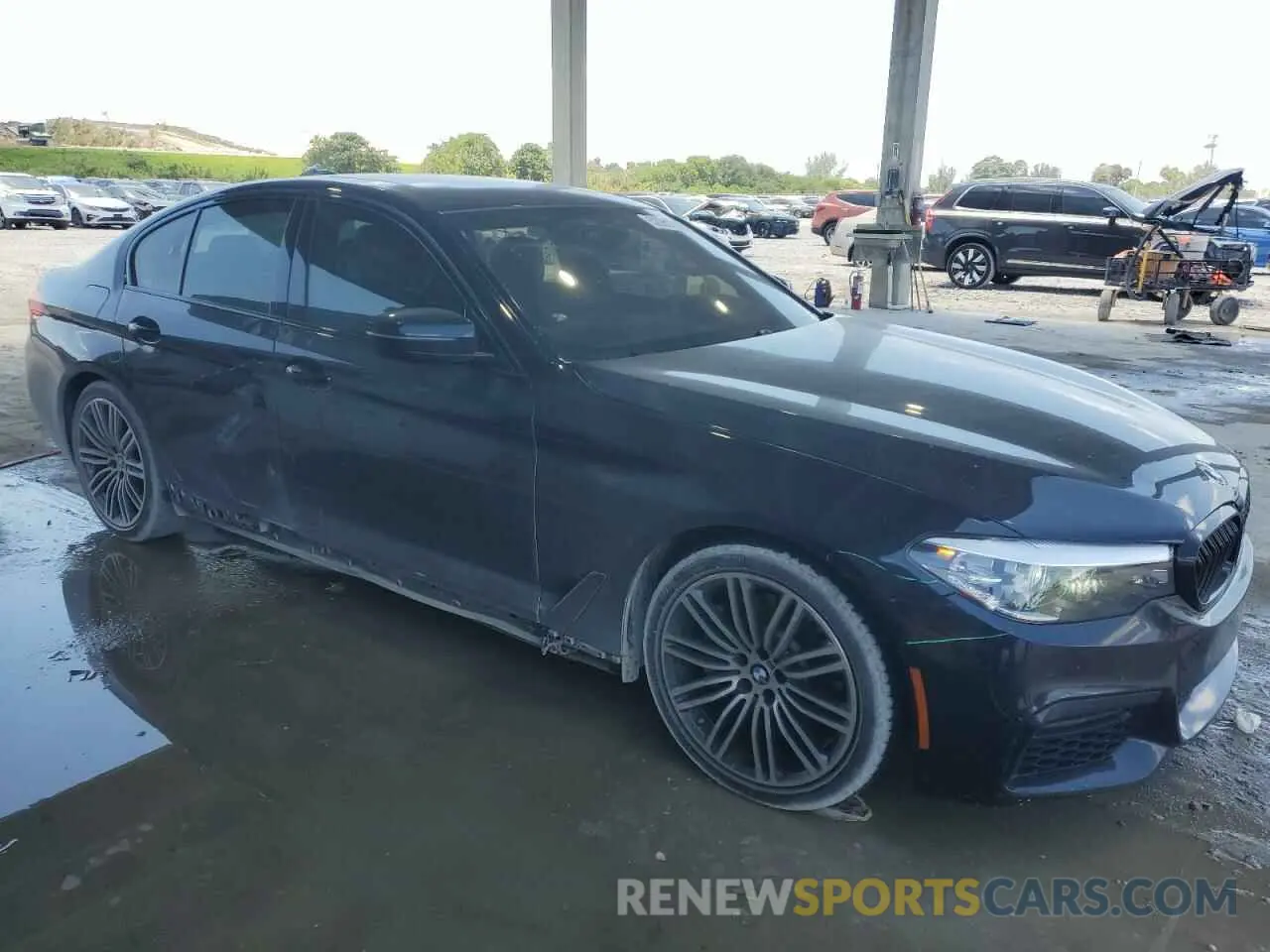 4 Photograph of a damaged car WBAJE5C53KWW44051 BMW 5 SERIES 2019