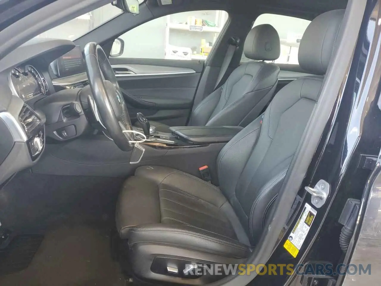7 Photograph of a damaged car WBAJE5C53KWW44051 BMW 5 SERIES 2019