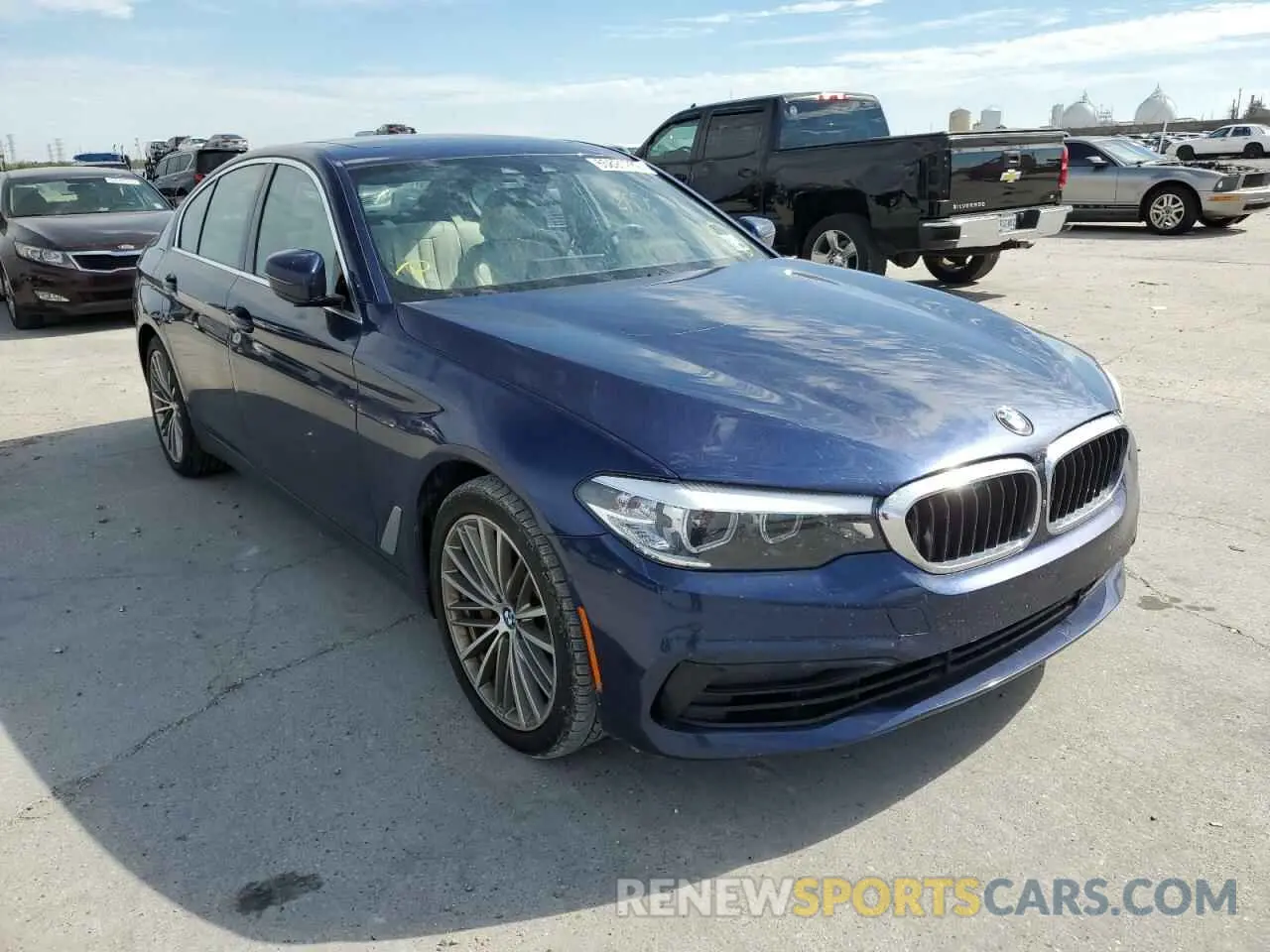 1 Photograph of a damaged car WBAJE5C54KWE66105 BMW 5 SERIES 2019