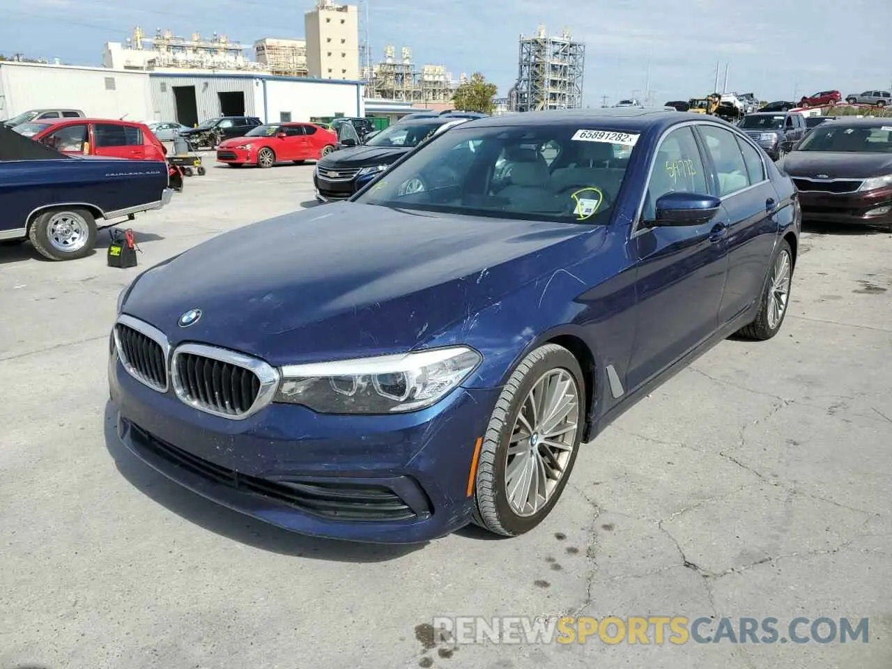 2 Photograph of a damaged car WBAJE5C54KWE66105 BMW 5 SERIES 2019