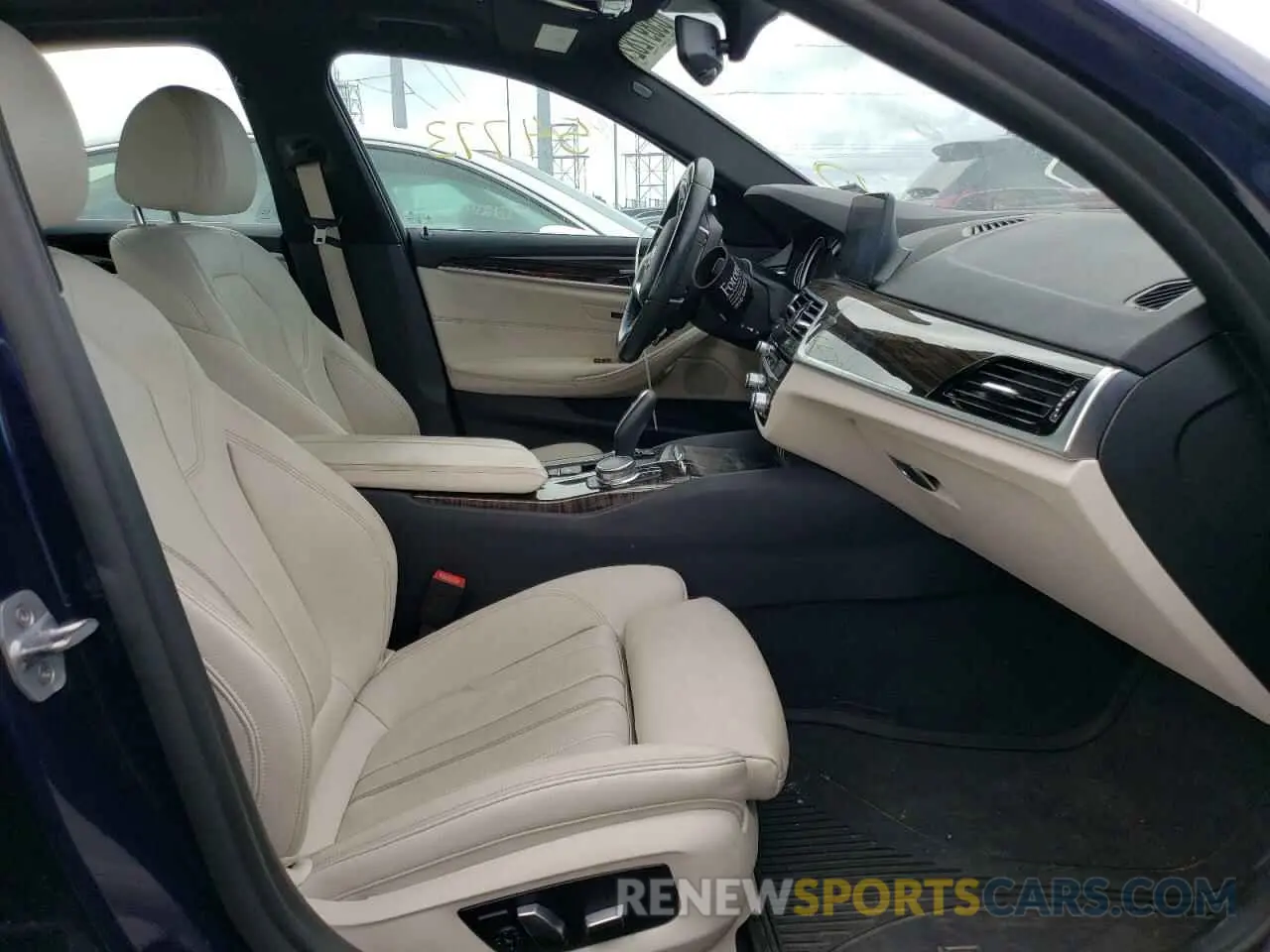 5 Photograph of a damaged car WBAJE5C54KWE66105 BMW 5 SERIES 2019