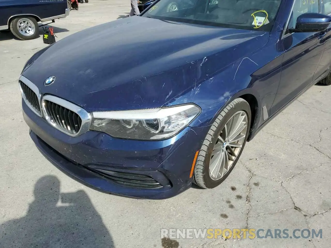 9 Photograph of a damaged car WBAJE5C54KWE66105 BMW 5 SERIES 2019
