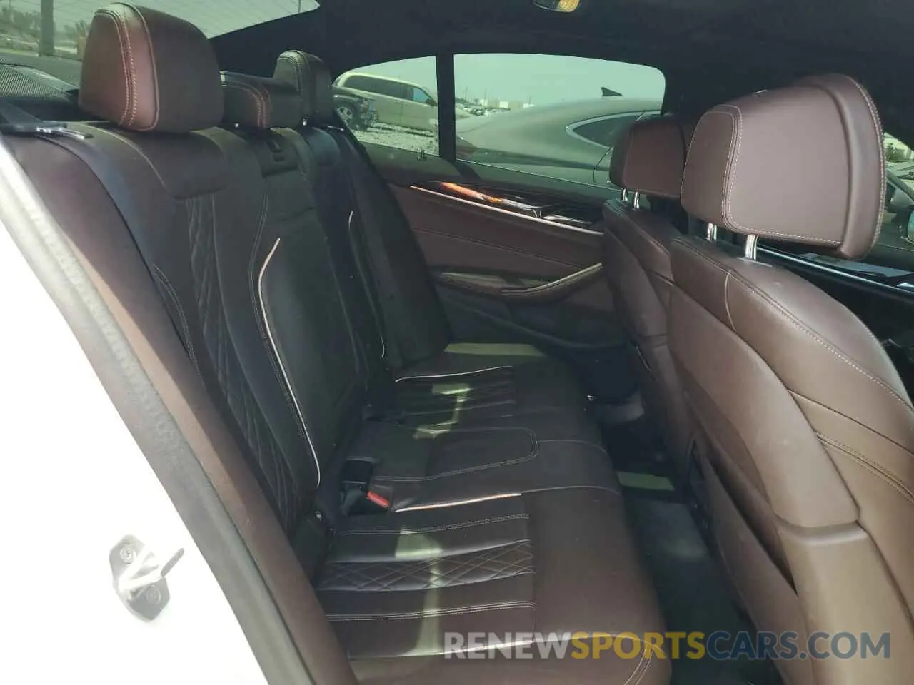 10 Photograph of a damaged car WBAJE5C54KWW45130 BMW 5 SERIES 2019