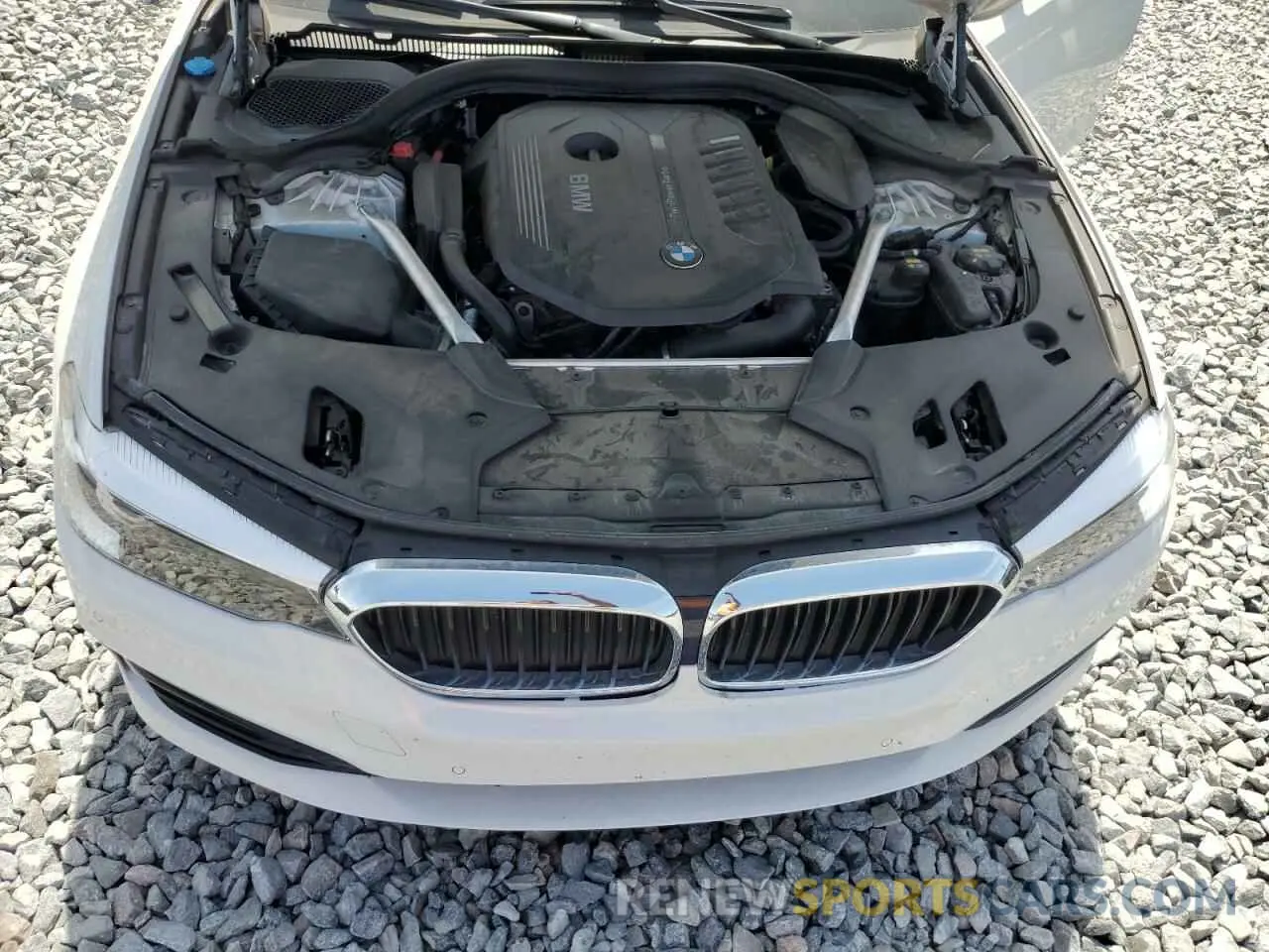 11 Photograph of a damaged car WBAJE5C54KWW45130 BMW 5 SERIES 2019