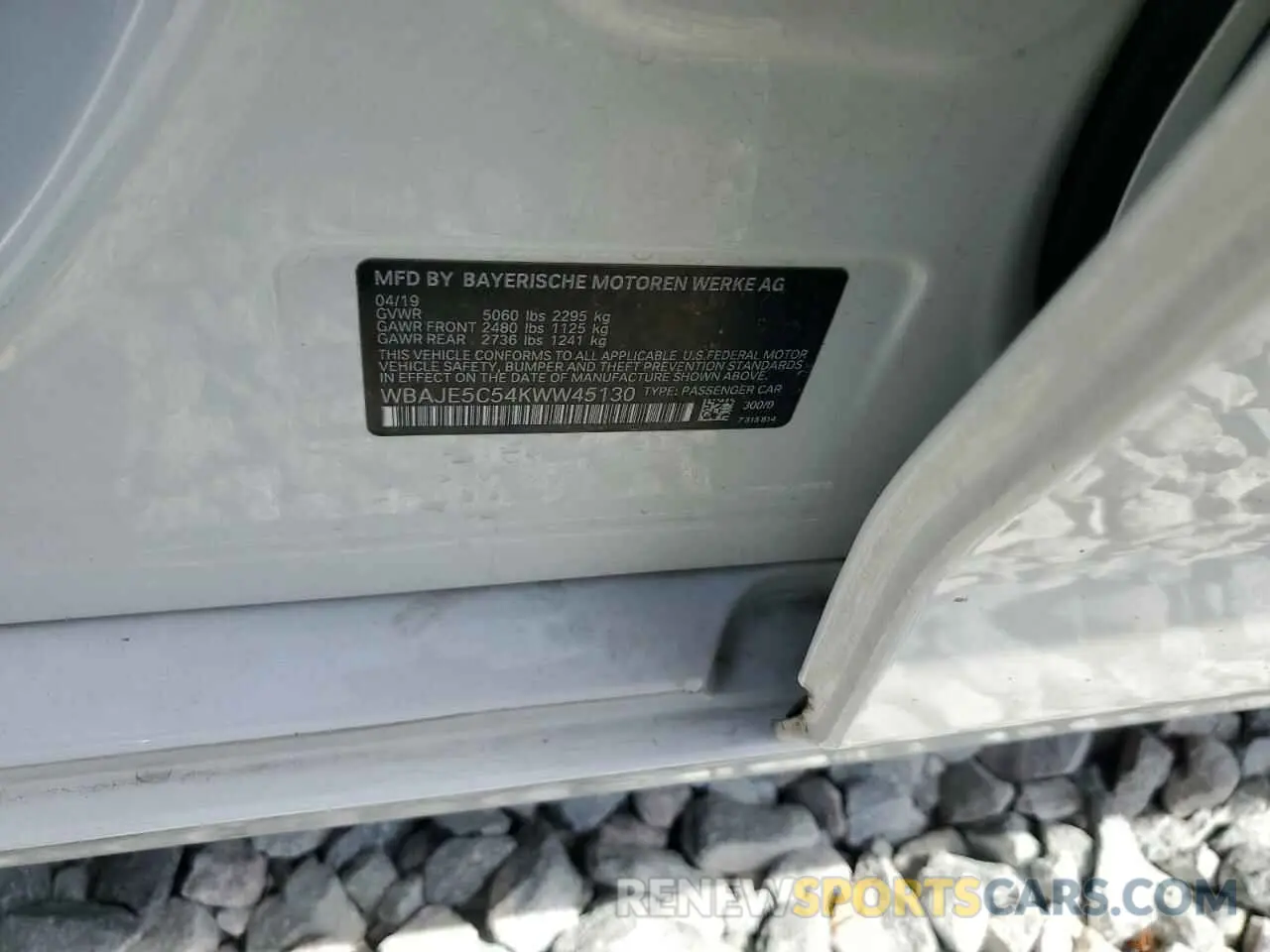12 Photograph of a damaged car WBAJE5C54KWW45130 BMW 5 SERIES 2019