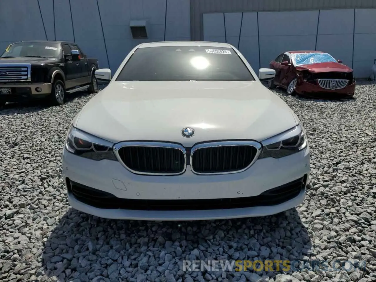 5 Photograph of a damaged car WBAJE5C54KWW45130 BMW 5 SERIES 2019