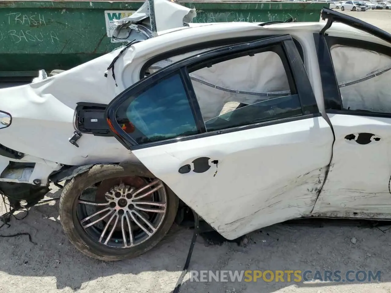 10 Photograph of a damaged car WBAJE5C55KBM76890 BMW 5 SERIES 2019