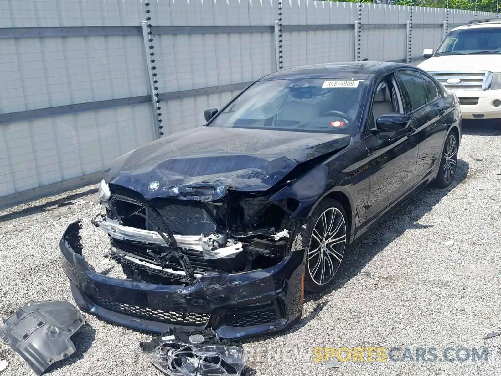 2 Photograph of a damaged car WBAJE5C55KWE66369 BMW 5 SERIES 2019