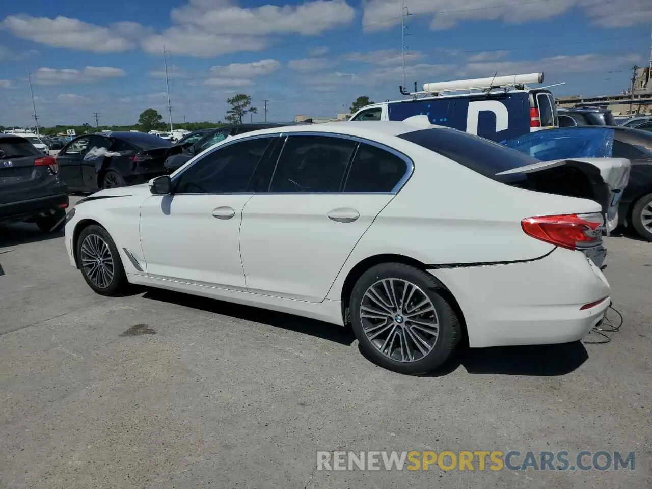 2 Photograph of a damaged car WBAJE5C56KWW17040 BMW 5 SERIES 2019