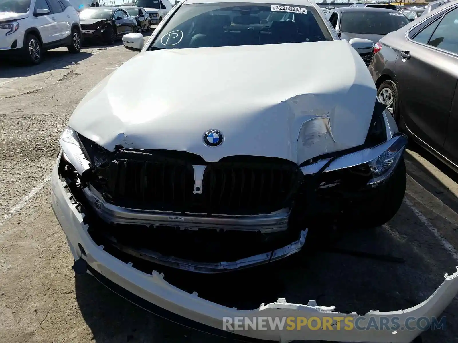 9 Photograph of a damaged car WBAJE5C57KWW13031 BMW 5 SERIES 2019