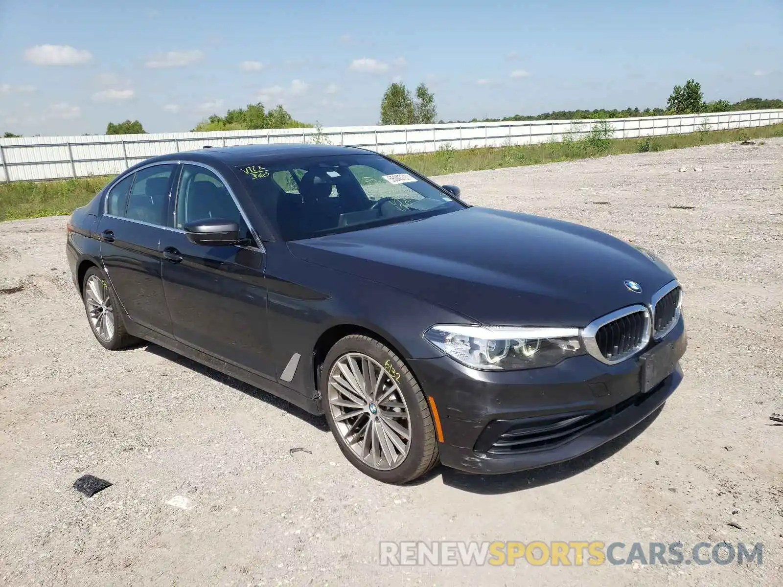 1 Photograph of a damaged car WBAJE5C58KG919505 BMW 5 SERIES 2019