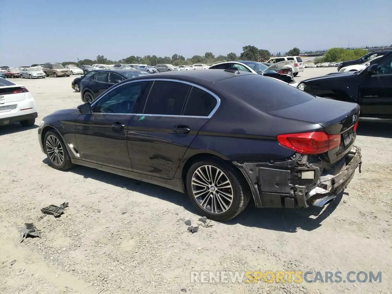2 Photograph of a damaged car WBAJE5C58KWW27567 BMW 5 SERIES 2019