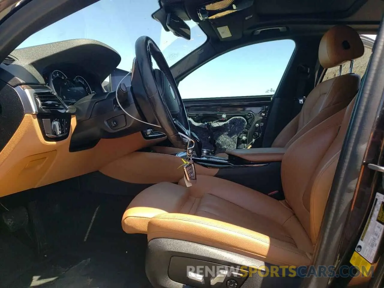 7 Photograph of a damaged car WBAJE5C58KWW27567 BMW 5 SERIES 2019