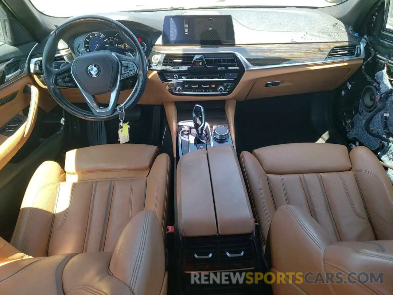 8 Photograph of a damaged car WBAJE5C58KWW27567 BMW 5 SERIES 2019