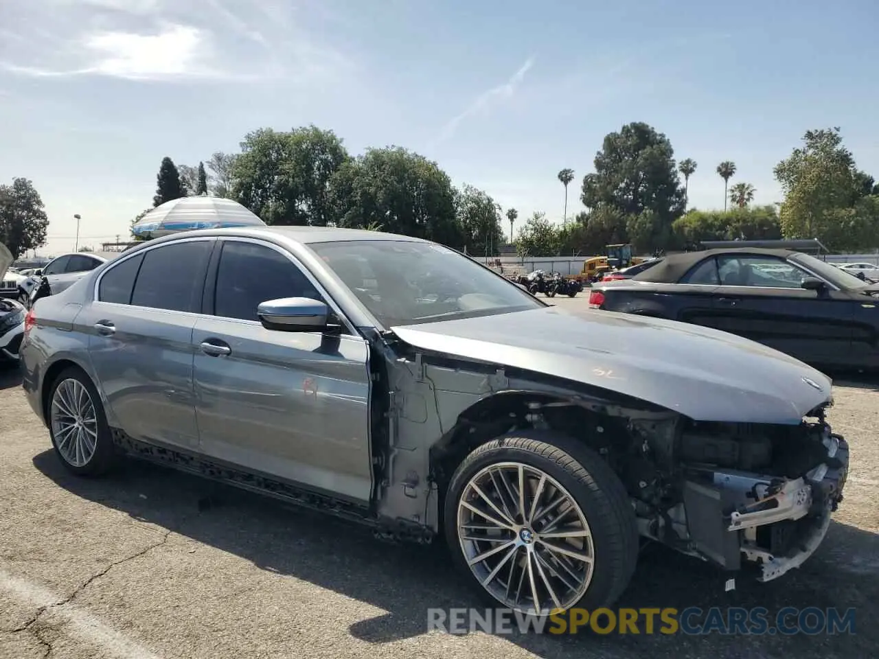 4 Photograph of a damaged car WBAJE5C58KWW31912 BMW 5 SERIES 2019