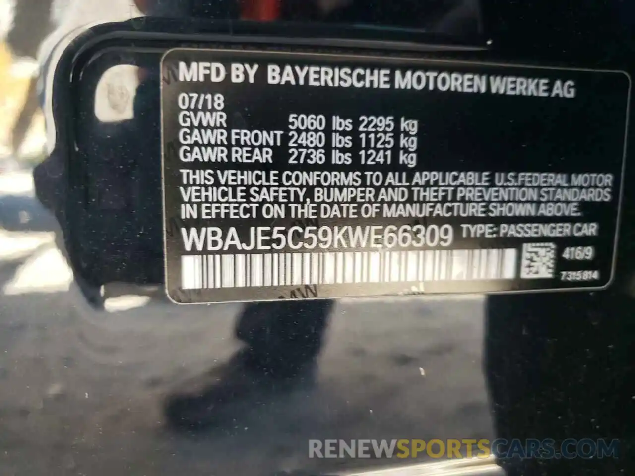 10 Photograph of a damaged car WBAJE5C59KWE66309 BMW 5 SERIES 2019