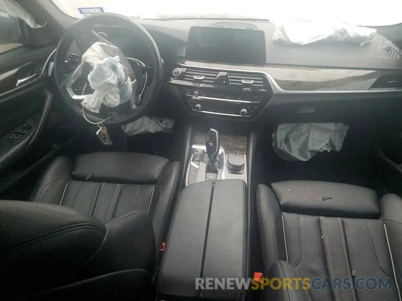 8 Photograph of a damaged car WBAJE5C59KWW12186 BMW 5 SERIES 2019