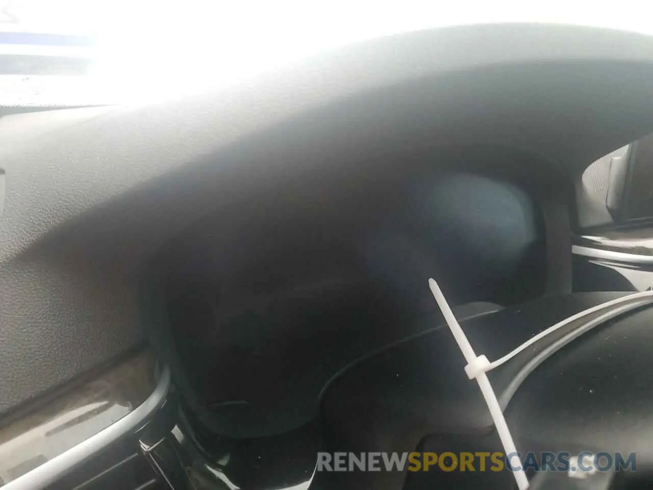 9 Photograph of a damaged car WBAJE5C59KWW12186 BMW 5 SERIES 2019