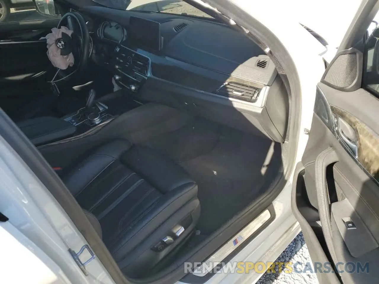 8 Photograph of a damaged car WBAJE5C5XKWA98674 BMW 5 SERIES 2019