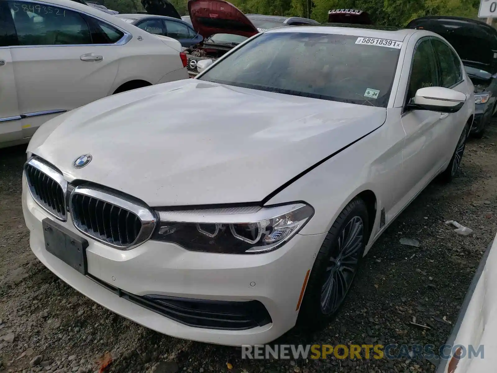 2 Photograph of a damaged car WBAJE7C50KWD55448 BMW 5 SERIES 2019