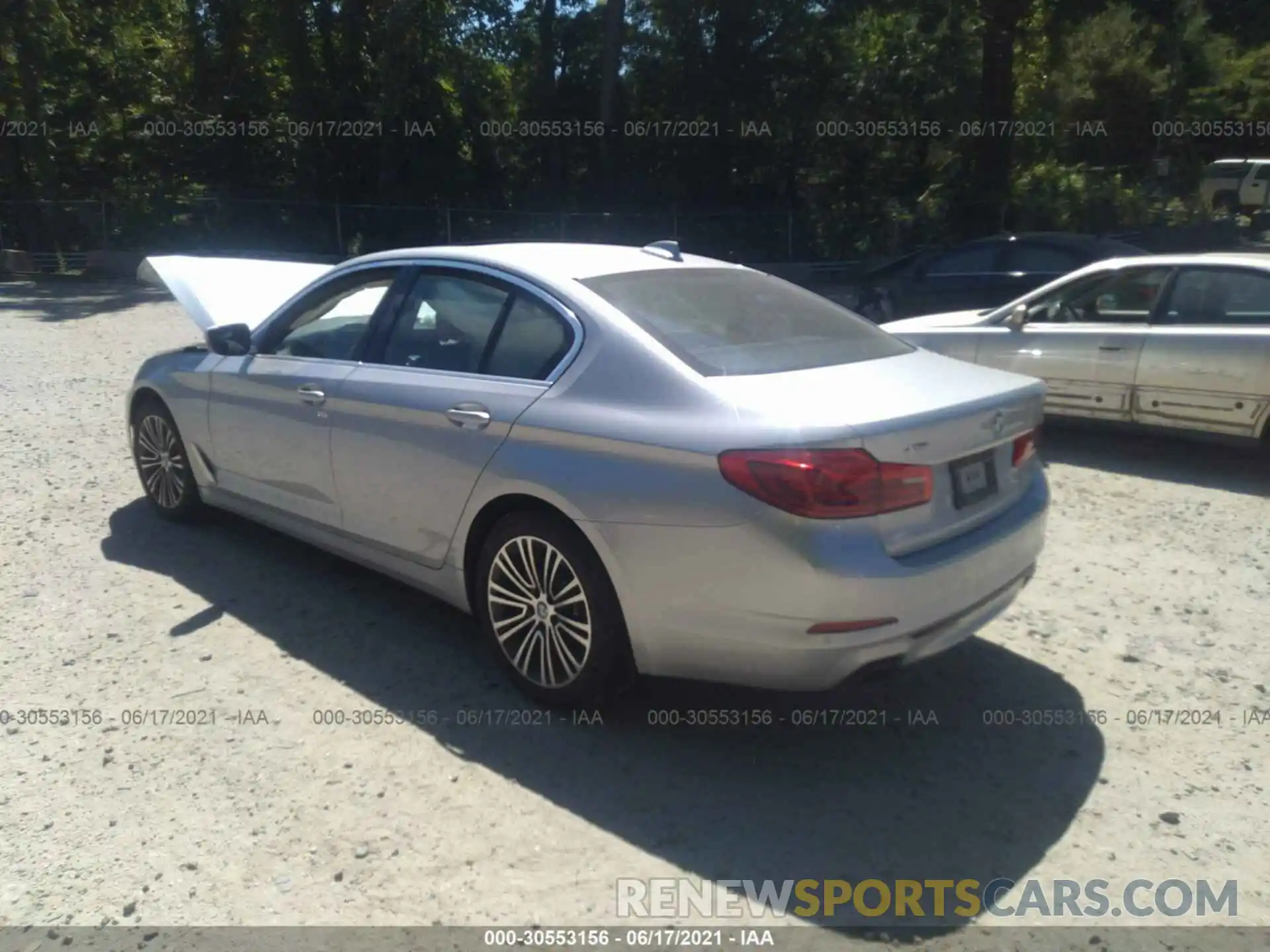 3 Photograph of a damaged car WBAJE7C50KWD55689 BMW 5 SERIES 2019