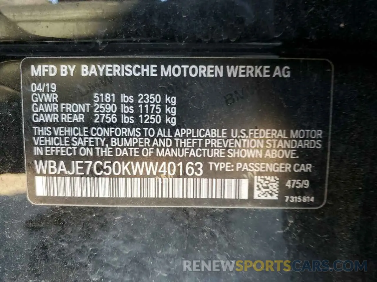 13 Photograph of a damaged car WBAJE7C50KWW40163 BMW 5 SERIES 2019