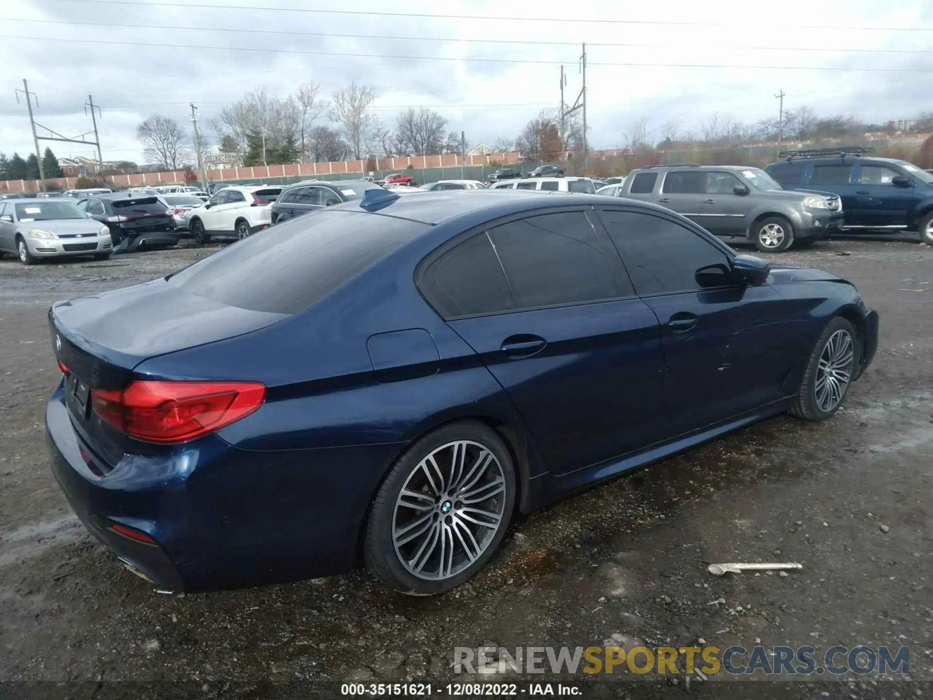 4 Photograph of a damaged car WBAJE7C51KWW06278 BMW 5 SERIES 2019