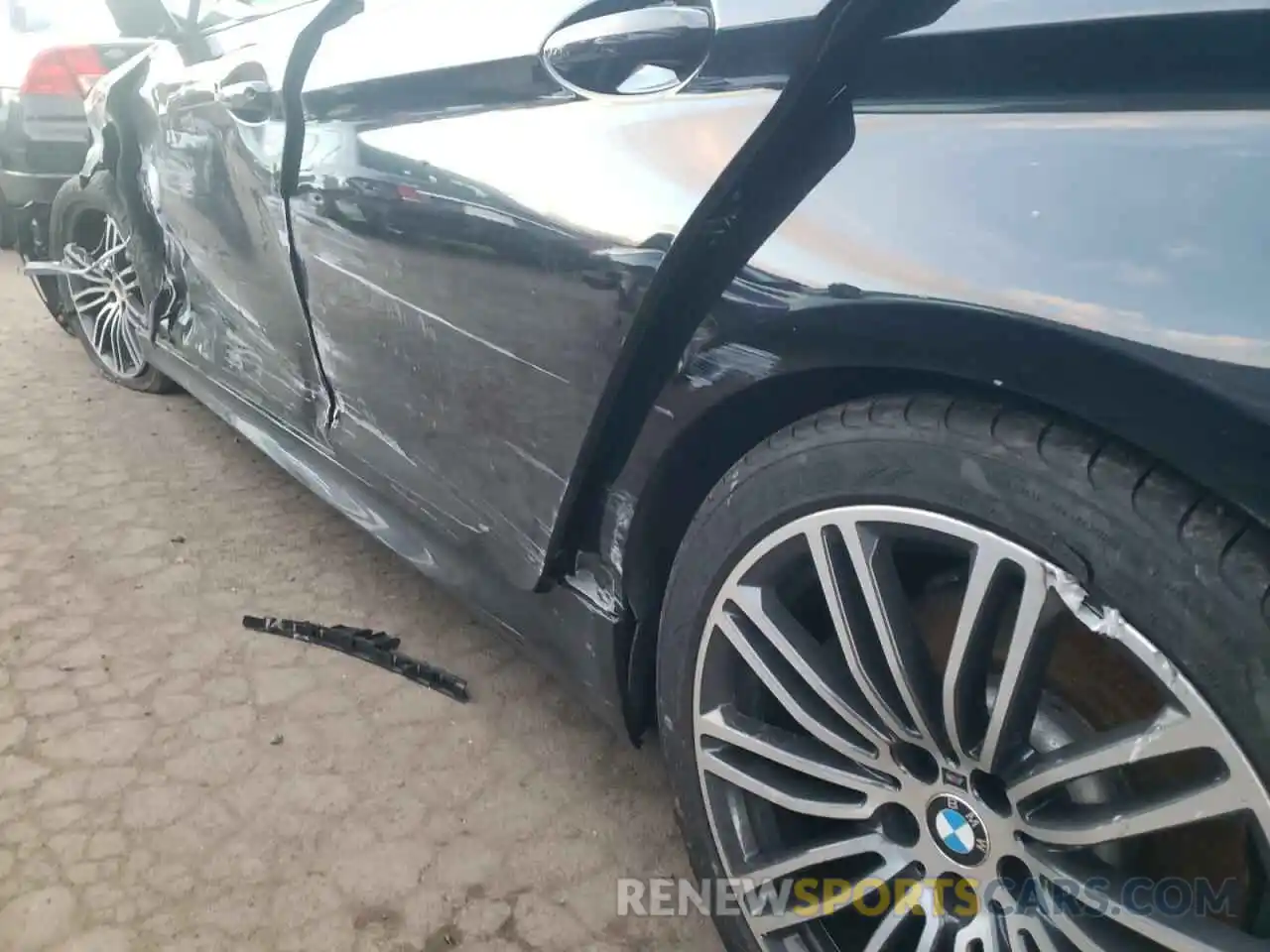 10 Photograph of a damaged car WBAJE7C52KG892720 BMW 5 SERIES 2019