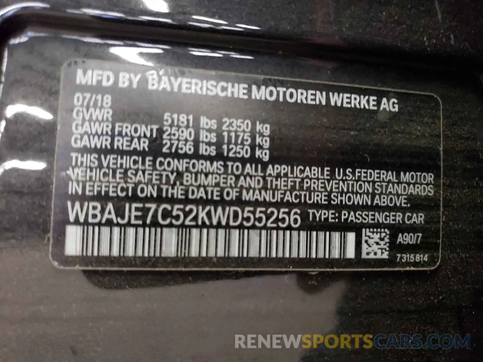 10 Photograph of a damaged car WBAJE7C52KWD55256 BMW 5 SERIES 2019