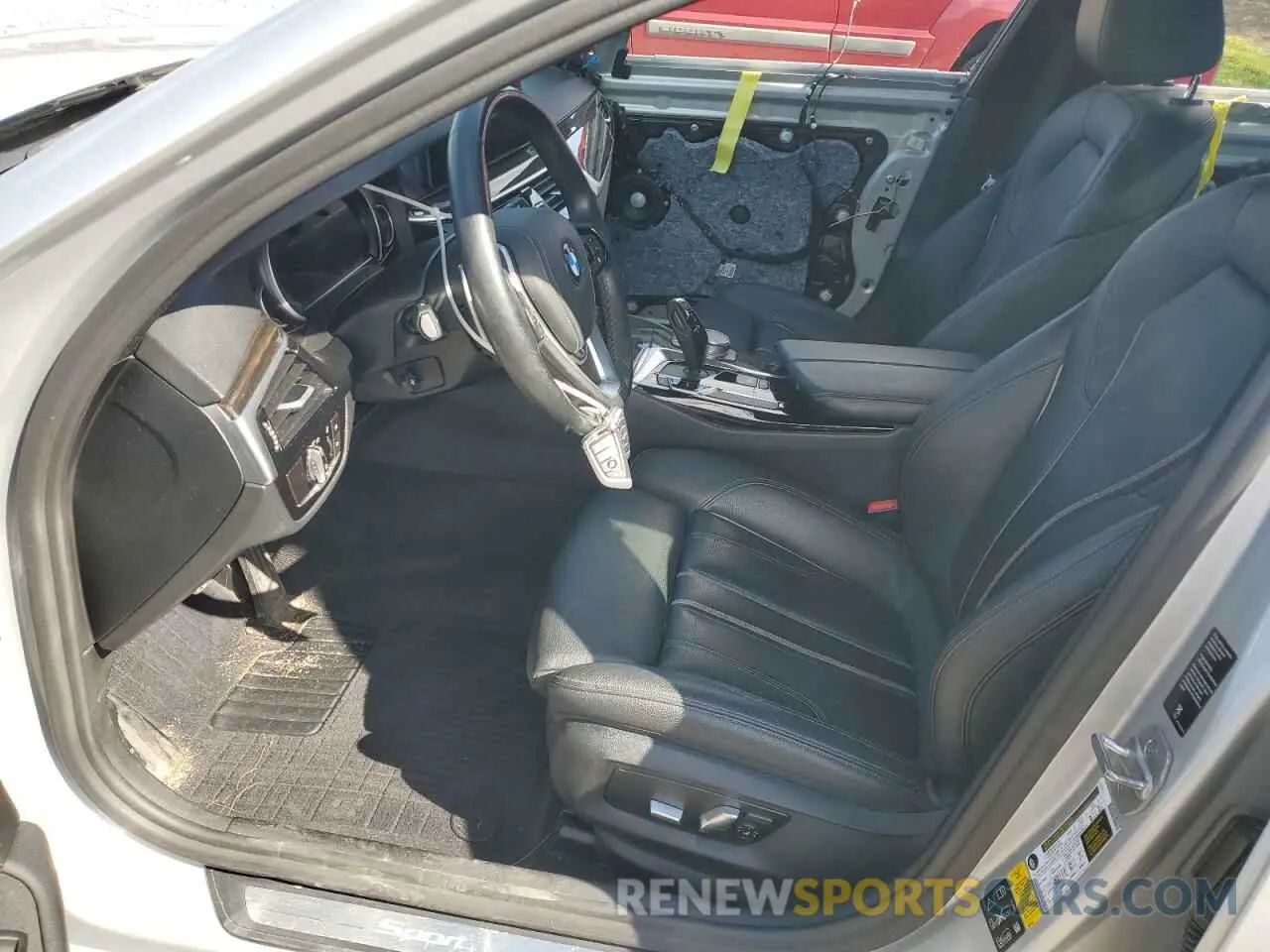 7 Photograph of a damaged car WBAJE7C52KWW14972 BMW 5 SERIES 2019