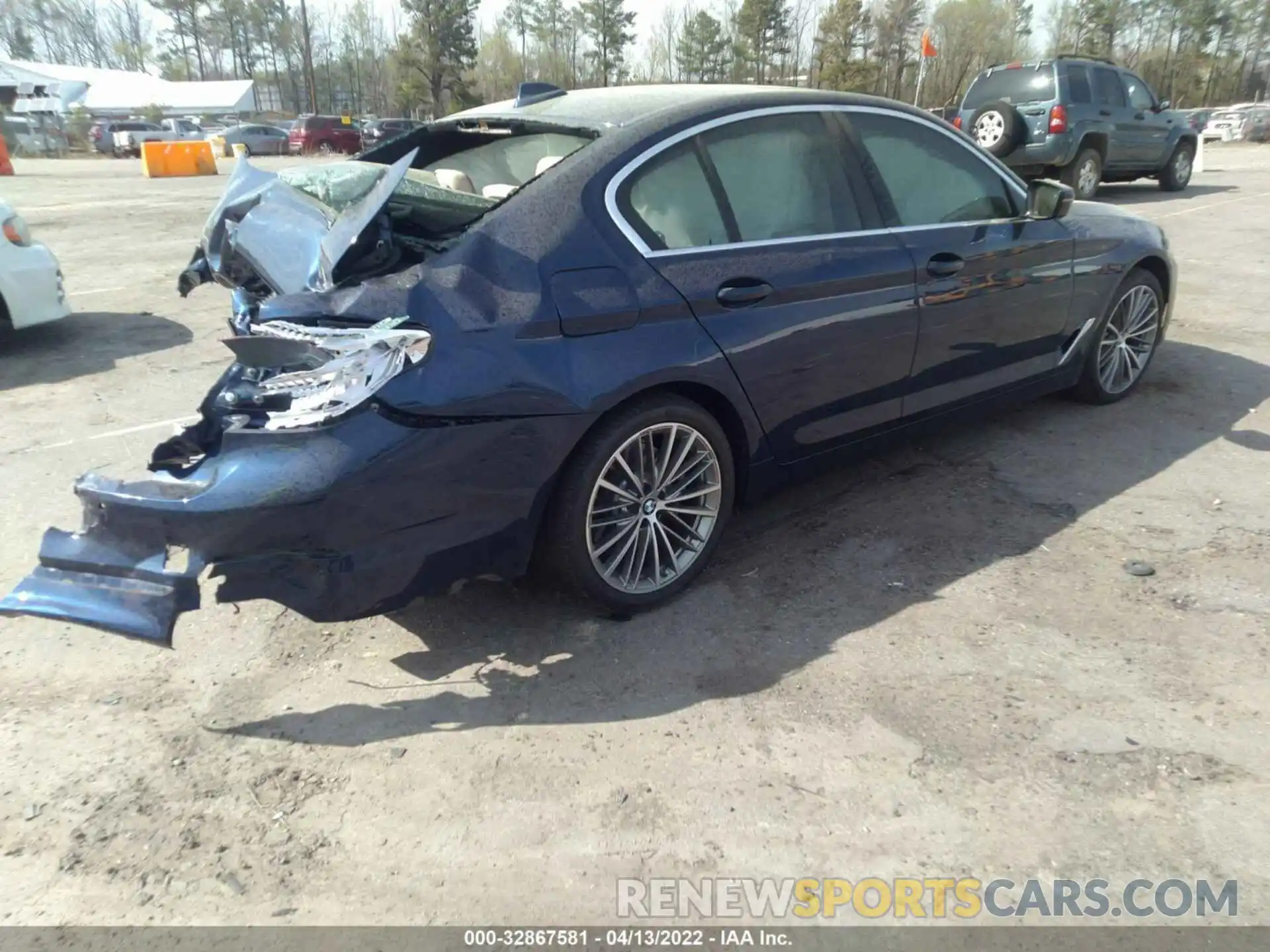 4 Photograph of a damaged car WBAJE7C53KG892855 BMW 5 SERIES 2019