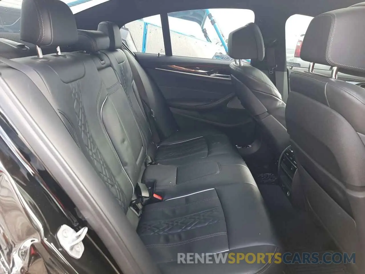 10 Photograph of a damaged car WBAJE7C53KWW12163 BMW 5 SERIES 2019