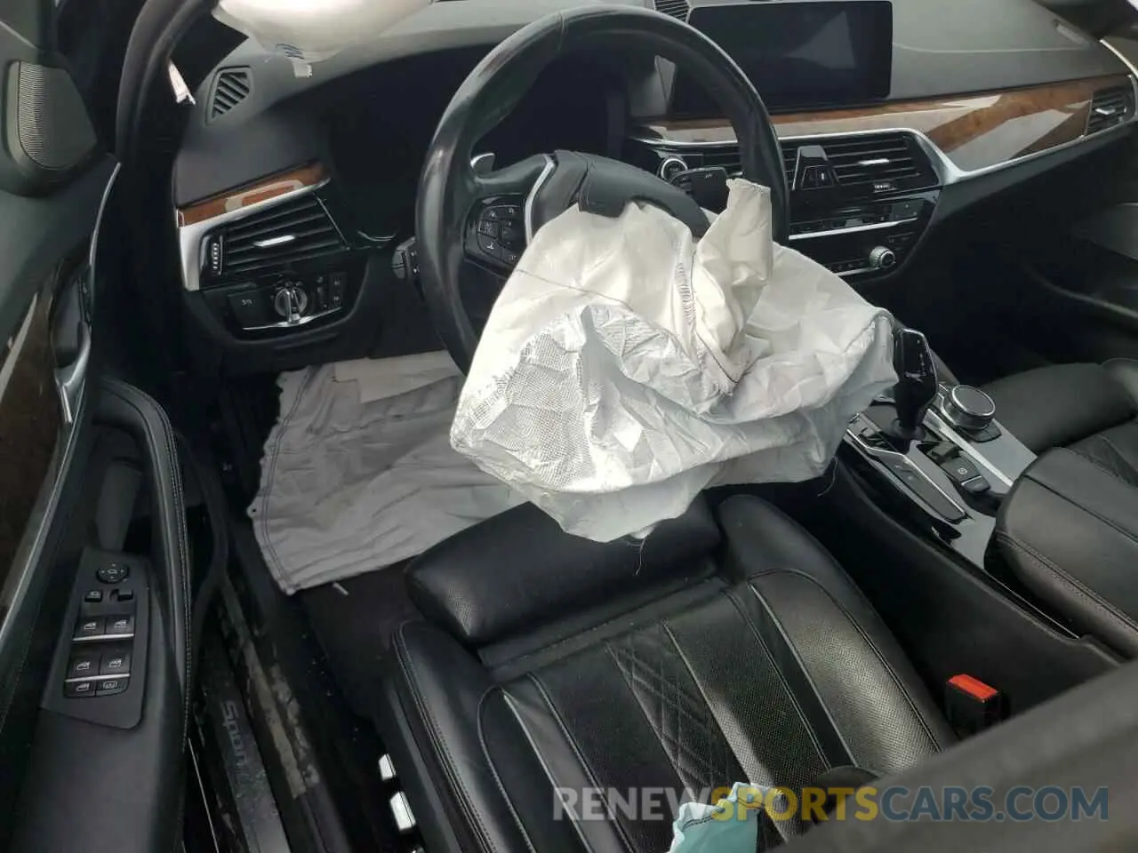 8 Photograph of a damaged car WBAJE7C54KWD53914 BMW 5 SERIES 2019