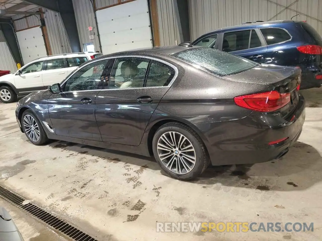 2 Photograph of a damaged car WBAJE7C54KWD55016 BMW 5 SERIES 2019