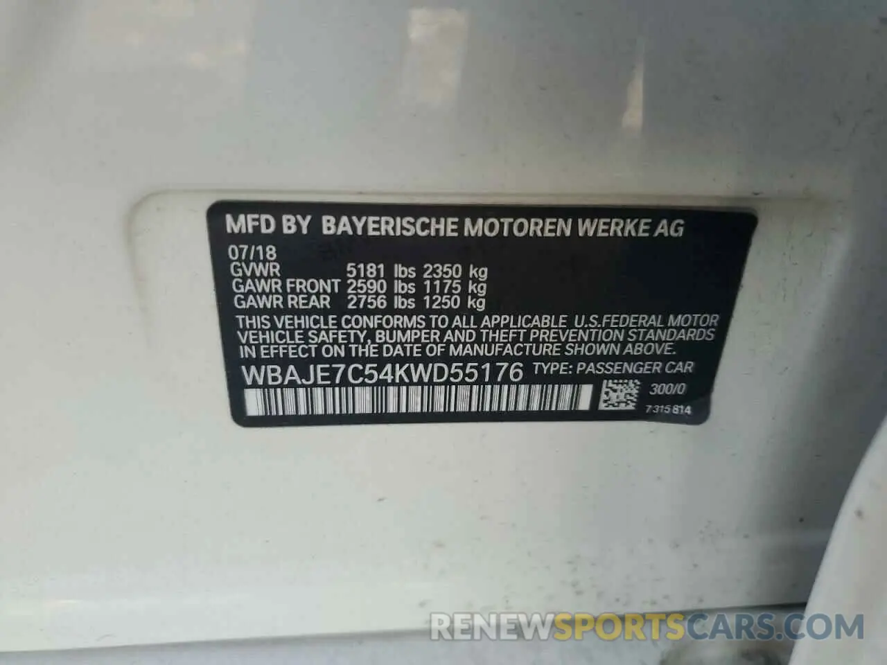 12 Photograph of a damaged car WBAJE7C54KWD55176 BMW 5 SERIES 2019
