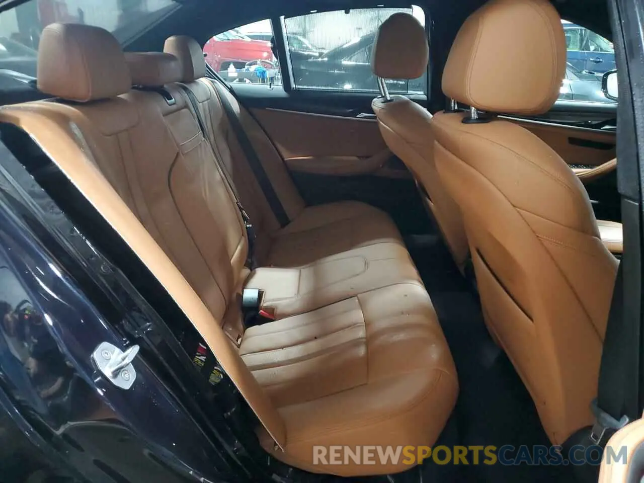 10 Photograph of a damaged car WBAJE7C55KG892940 BMW 5 SERIES 2019