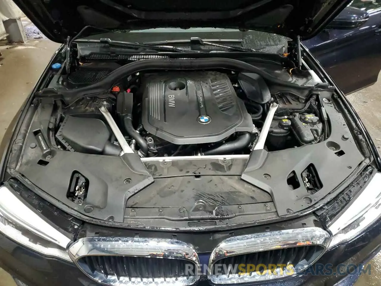 11 Photograph of a damaged car WBAJE7C55KG892940 BMW 5 SERIES 2019