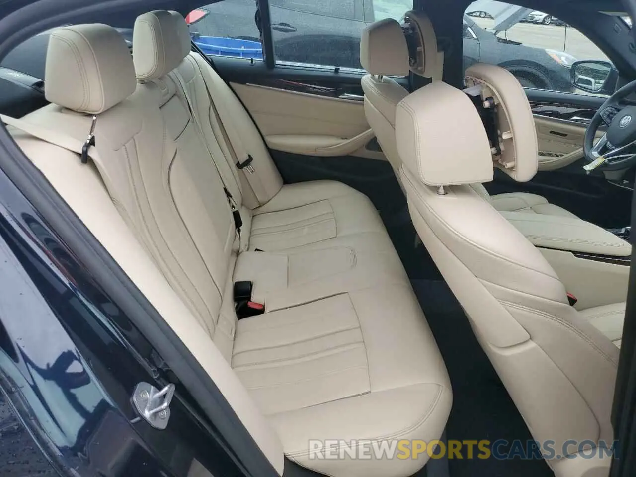 10 Photograph of a damaged car WBAJE7C55KWW20474 BMW 5 SERIES 2019