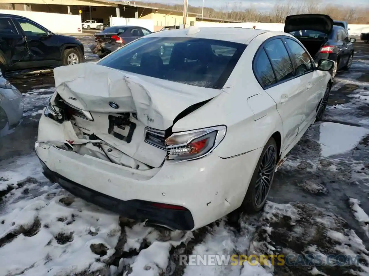 4 Photograph of a damaged car WBAJE7C55KWW43298 BMW 5 SERIES 2019