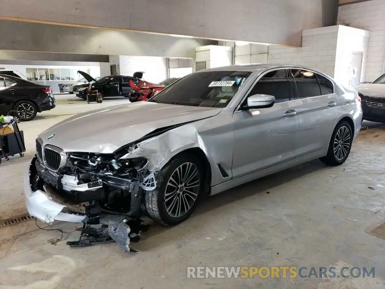 1 Photograph of a damaged car WBAJE7C55KWW45150 BMW 5 SERIES 2019
