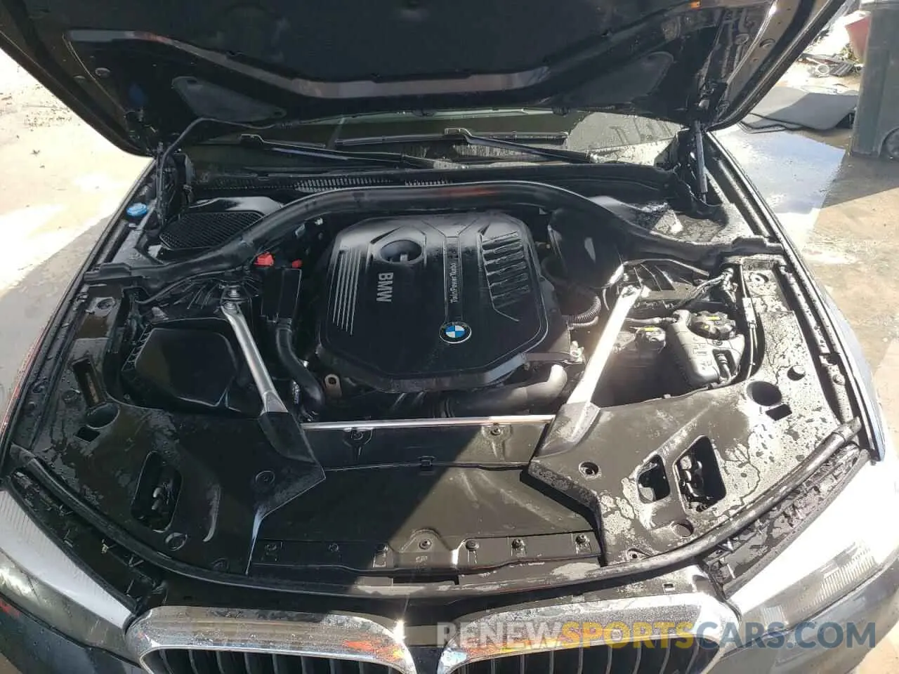 11 Photograph of a damaged car WBAJE7C58KG893158 BMW 5 SERIES 2019