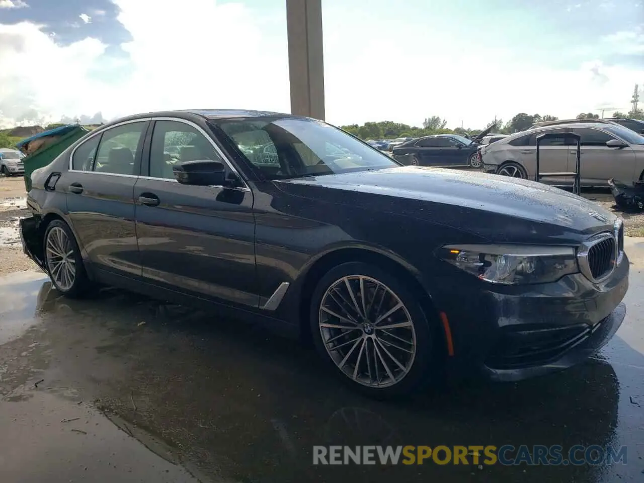 4 Photograph of a damaged car WBAJE7C58KG893158 BMW 5 SERIES 2019