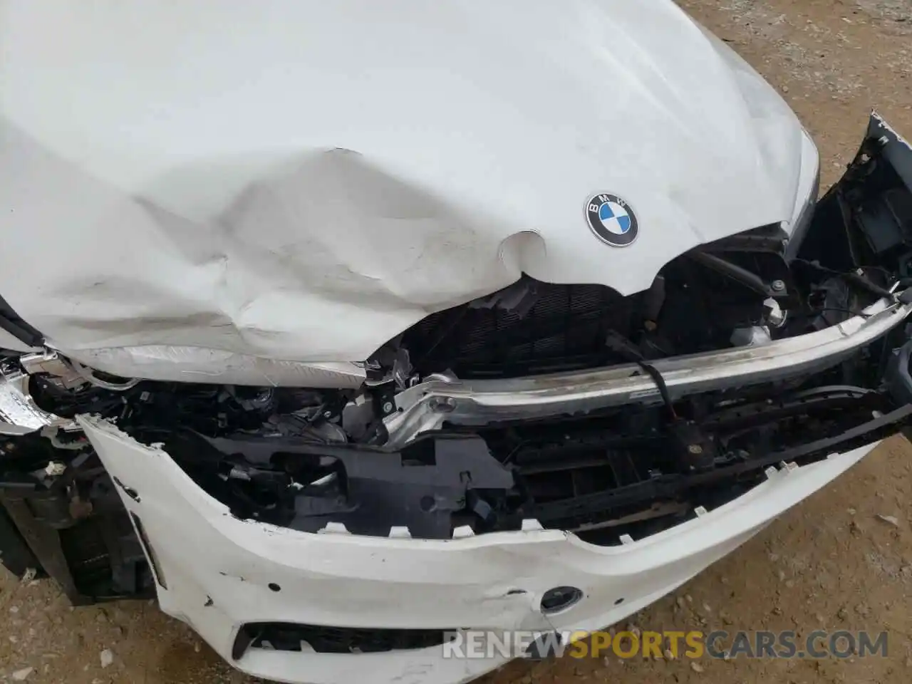 9 Photograph of a damaged car WBAJE7C58KWW18816 BMW 5 SERIES 2019