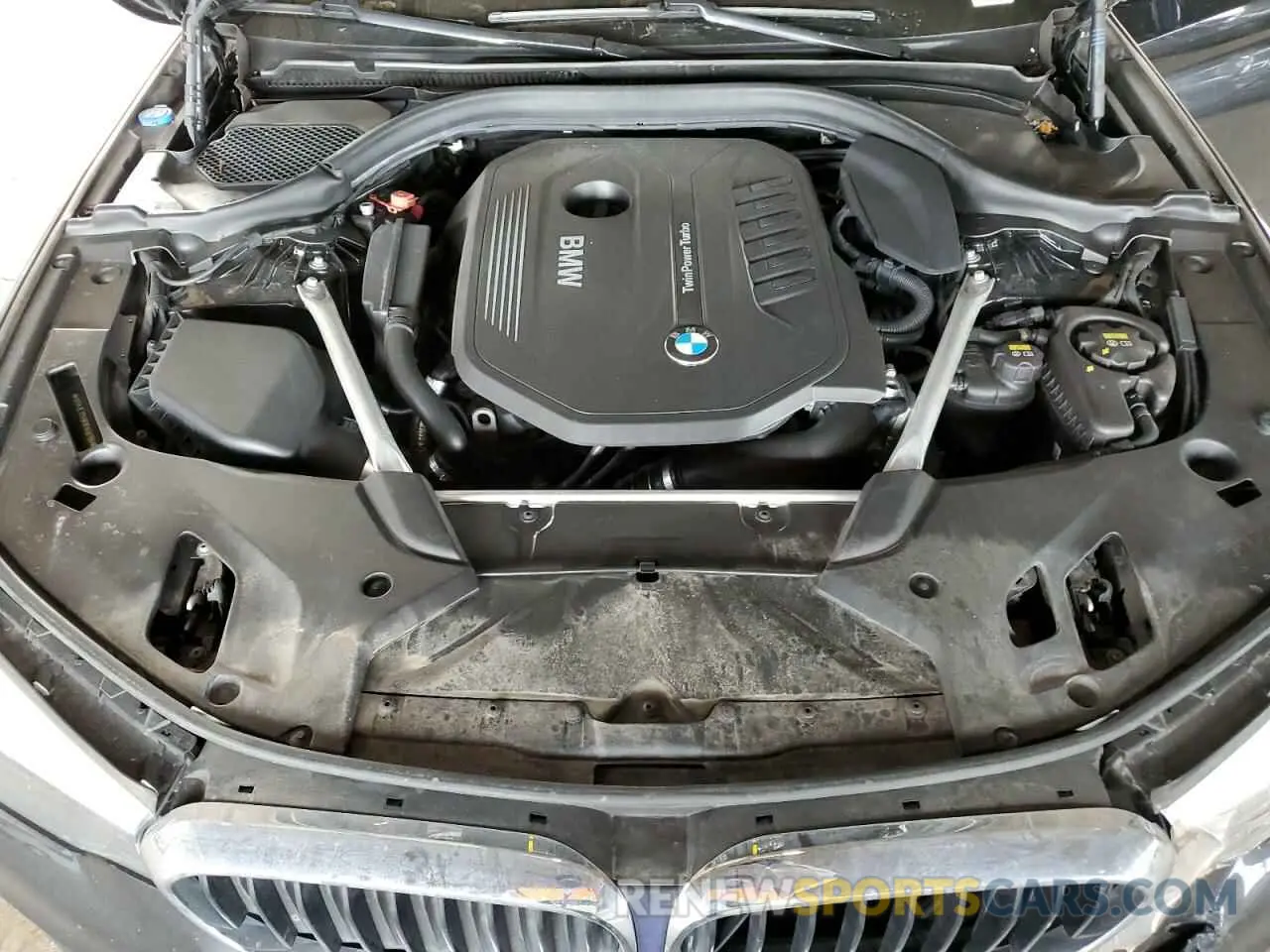 11 Photograph of a damaged car WBAJE7C59KWW08196 BMW 5 SERIES 2019