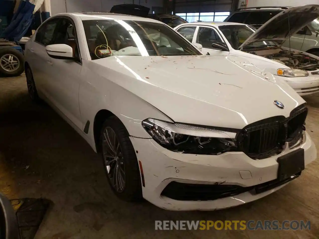 1 Photograph of a damaged car WBAJE7C5XKWW44740 BMW 5 SERIES 2019