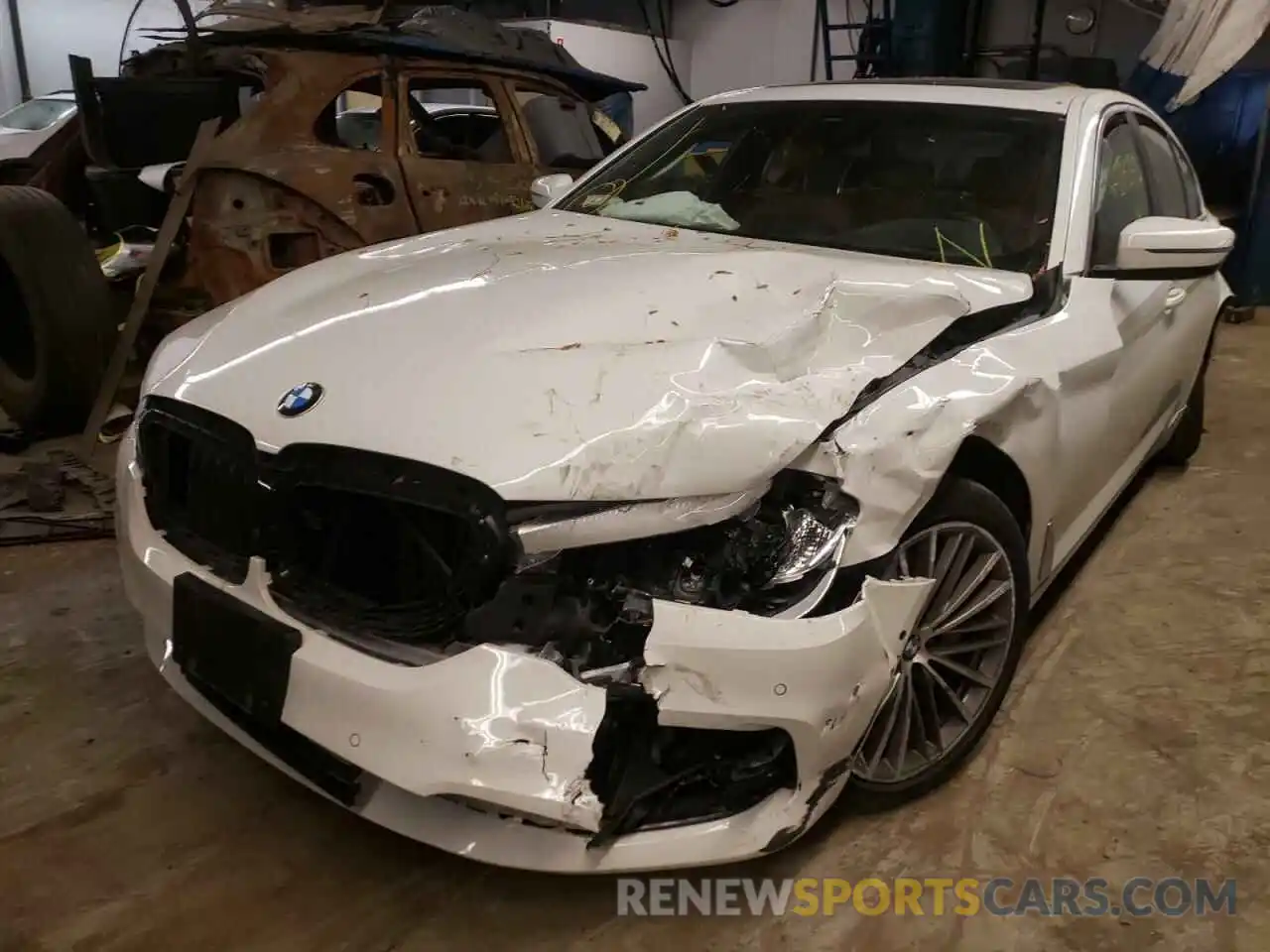 9 Photograph of a damaged car WBAJE7C5XKWW44740 BMW 5 SERIES 2019